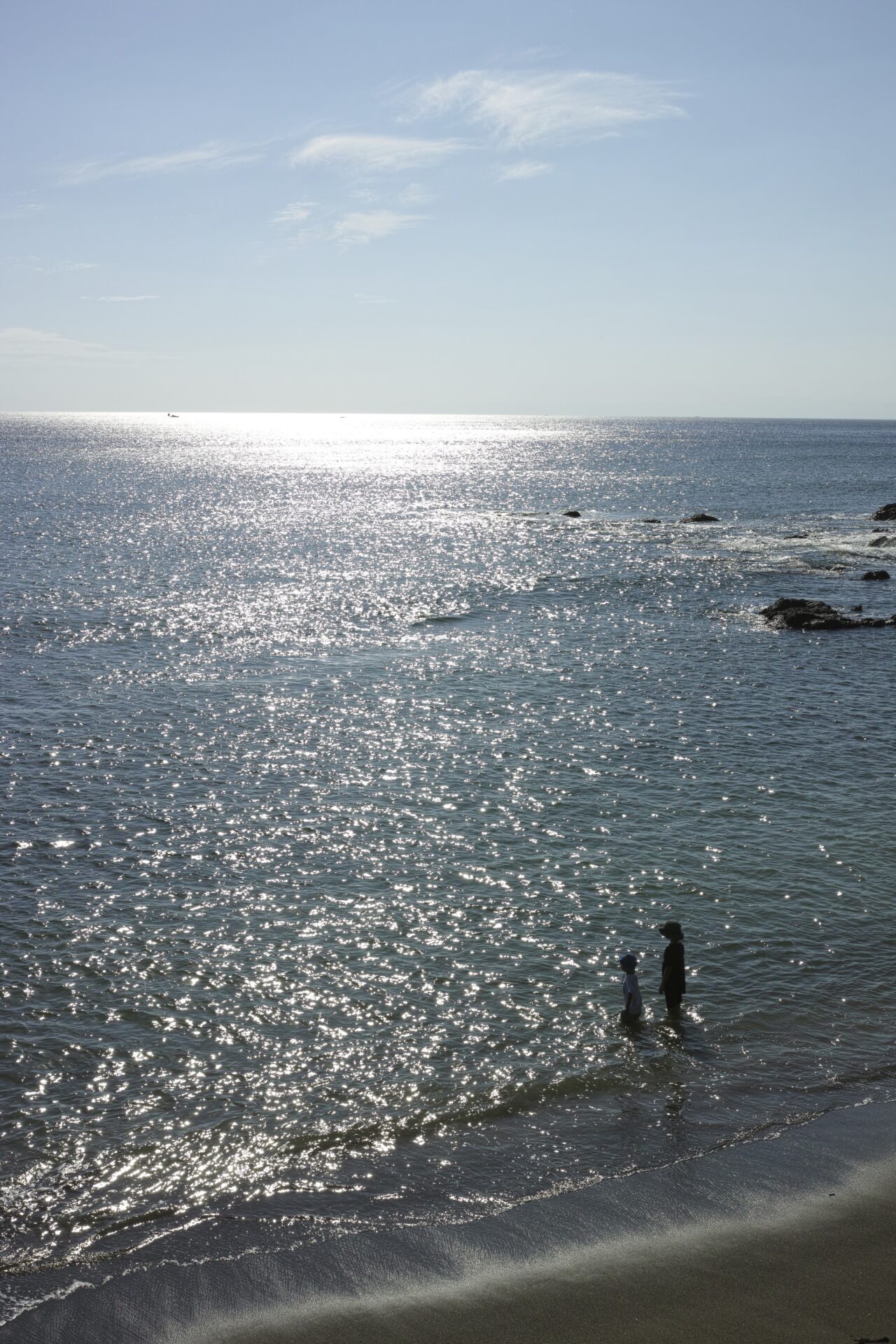 一色海岸の海と光
